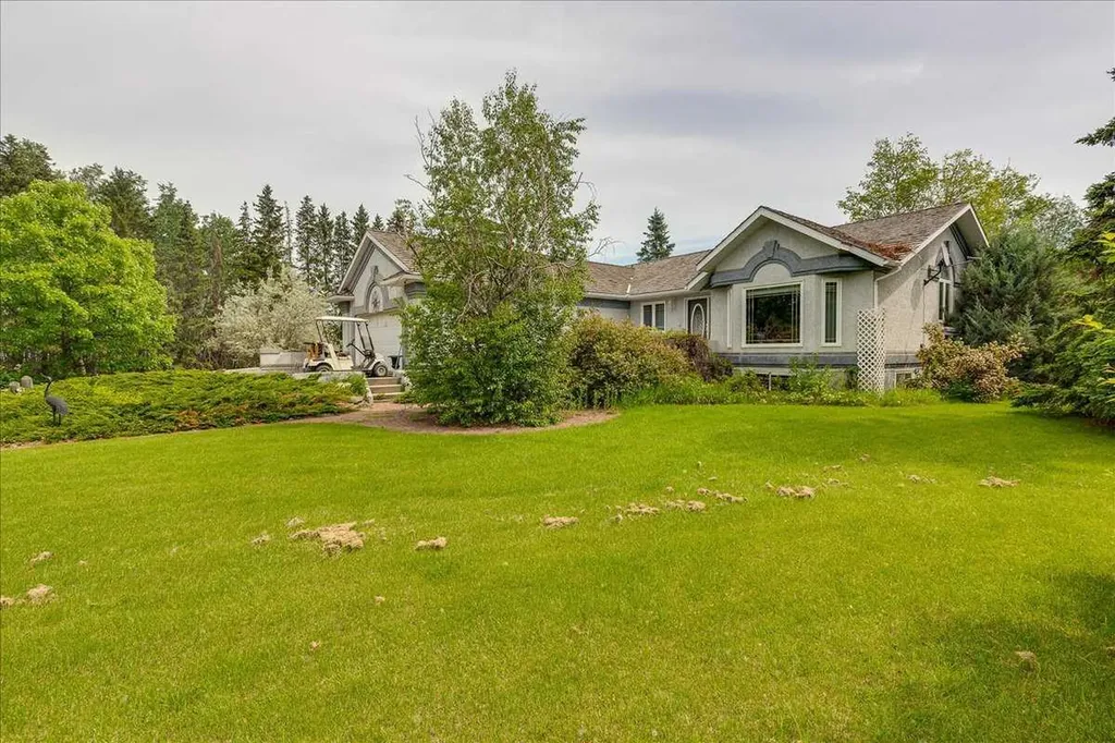 29104 Highway 27 Rural Mountain View County AB T4H 1P2