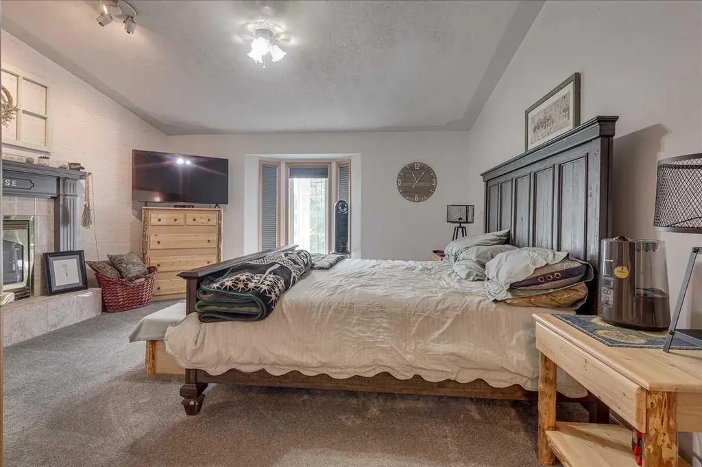 29104 Highway 27 Rural Mountain View County AB T4H 1P2