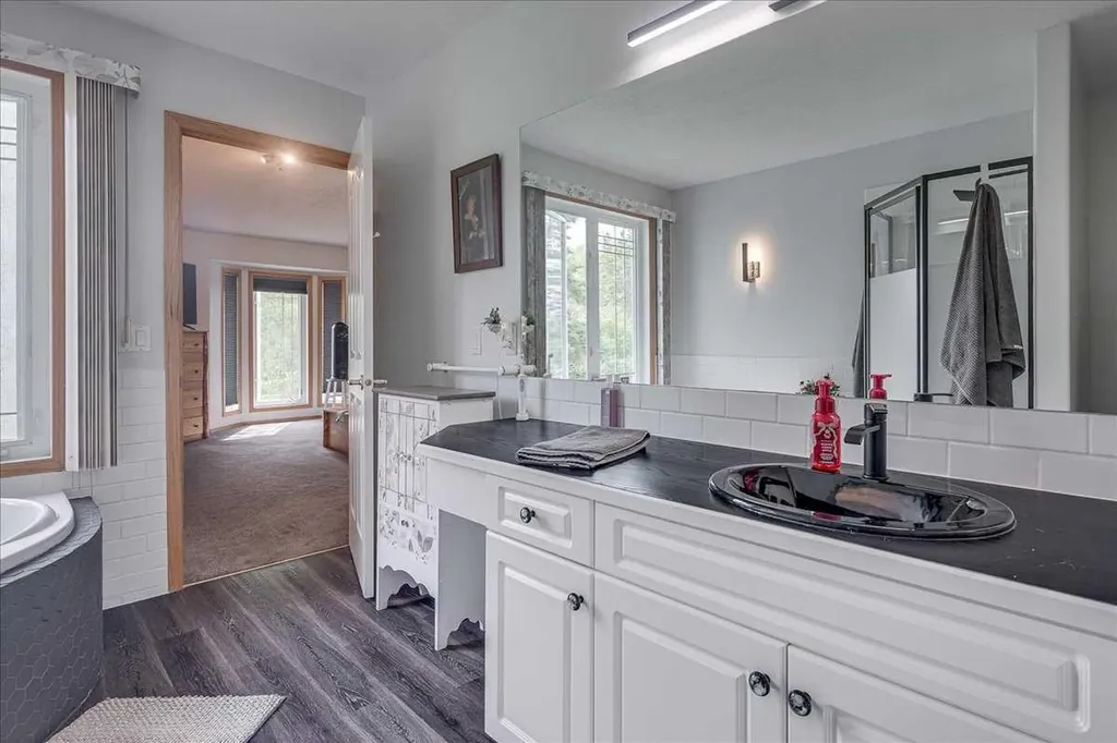 29104 Highway 27 Rural Mountain View County AB T4H 1P2