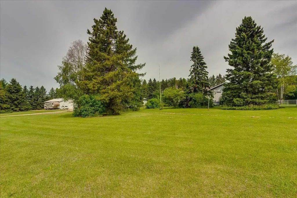 29104 Highway 27 Rural Mountain View County AB T4H 1P2