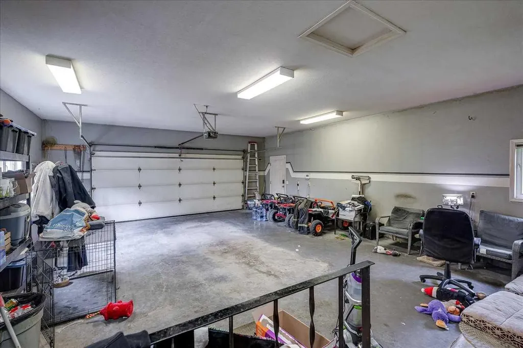 29104 Highway 27 Rural Mountain View County AB T4H 1P2