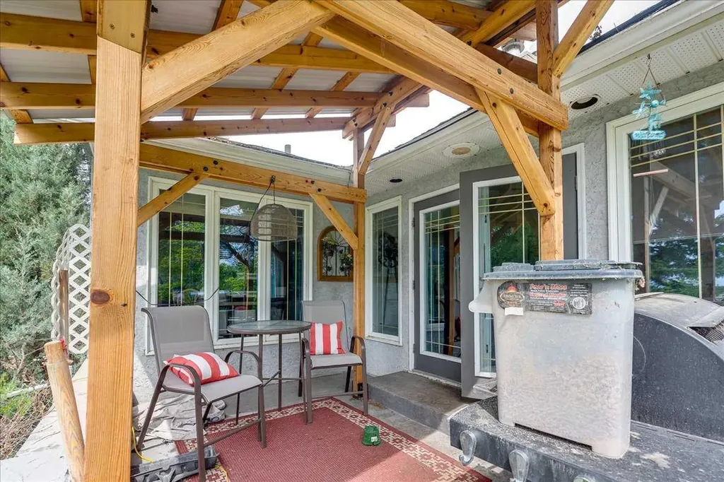 29104 Highway 27 Rural Mountain View County AB T4H 1P2