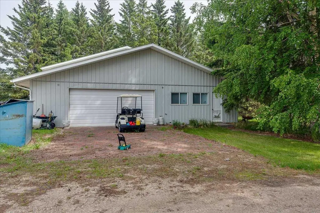 29104 Highway 27 Rural Mountain View County AB T4H 1P2