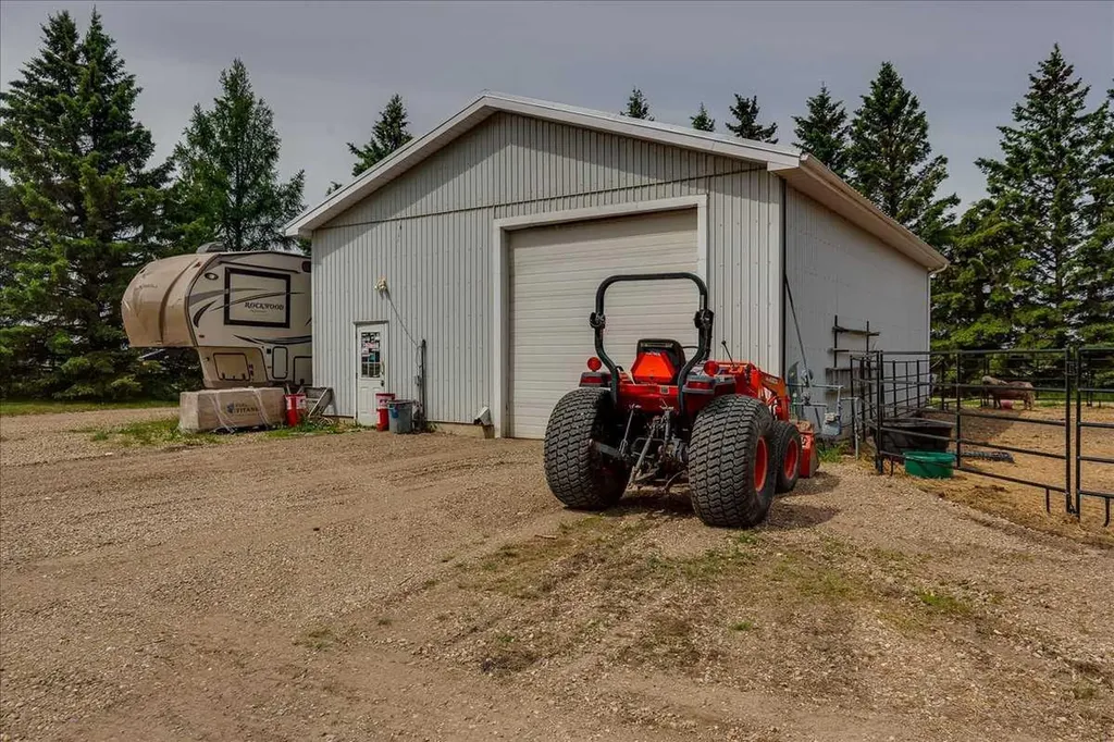 29104 Highway 27 Rural Mountain View County AB T4H 1P2