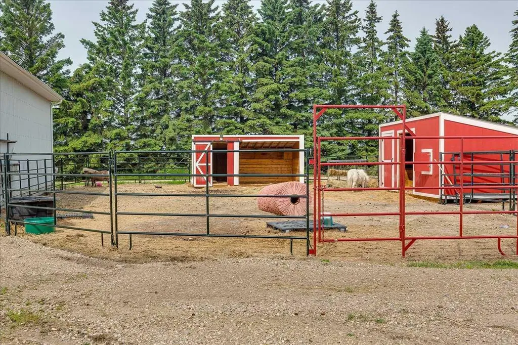 29104 Highway 27 Rural Mountain View County AB T4H 1P2