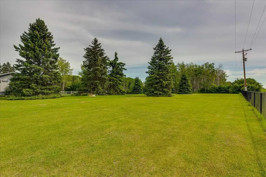 29104 Highway 27 Rural Mountain View County AB T4H 1P2