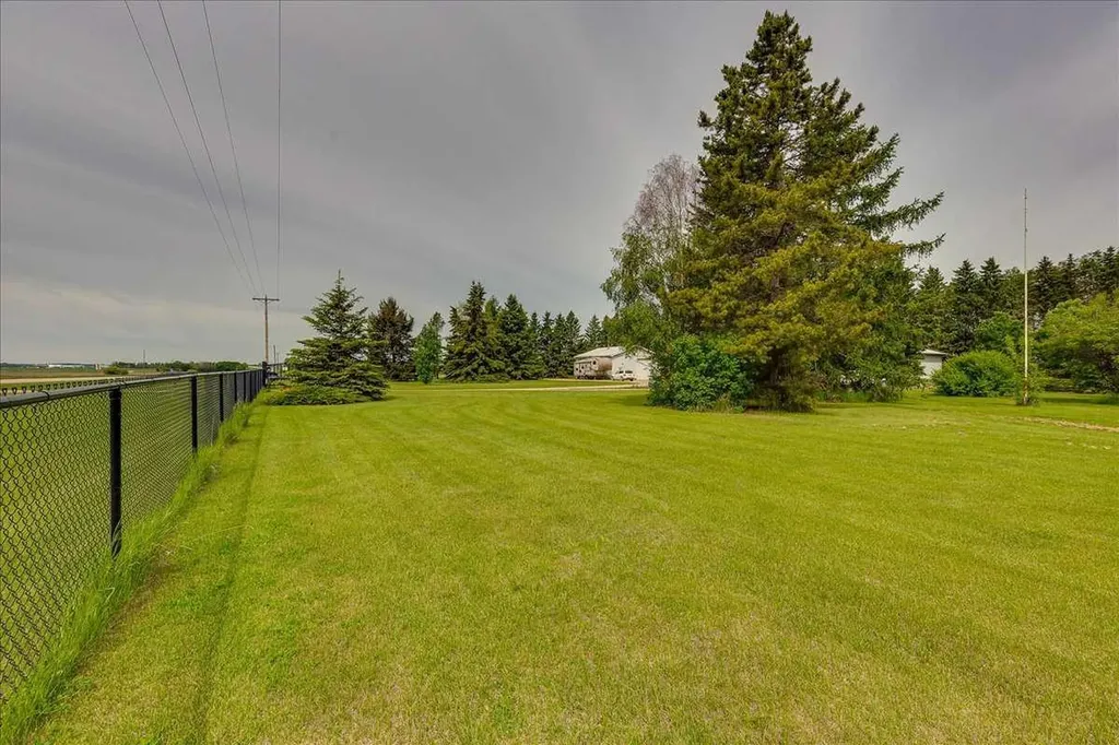 29104 Highway 27 Rural Mountain View County AB T4H 1P2