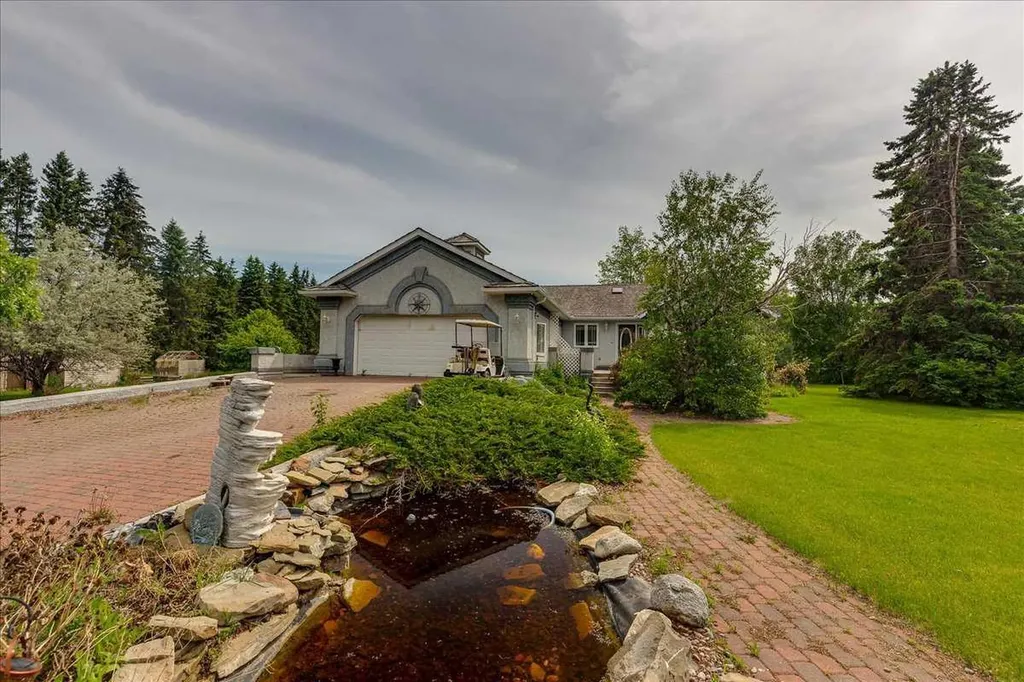 29104 Highway 27 Rural Mountain View County AB T4H 1P2