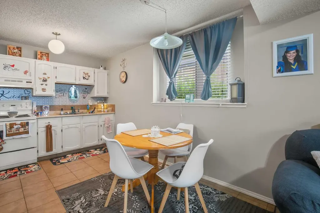 4639 48 Street Sylvan Lake AB T4S 1L4