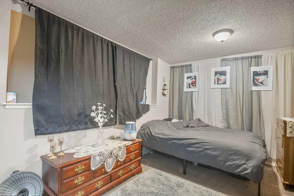 4639 48 Street Sylvan Lake AB T4S 1L4