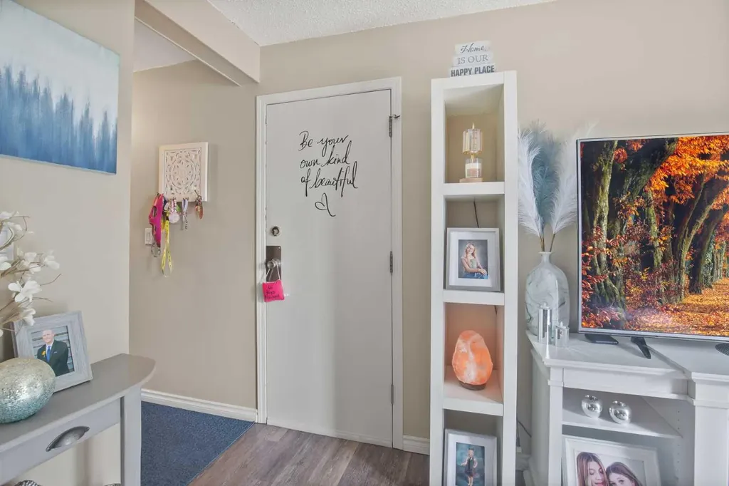 4639 48 Street Sylvan Lake AB T4S 1L4