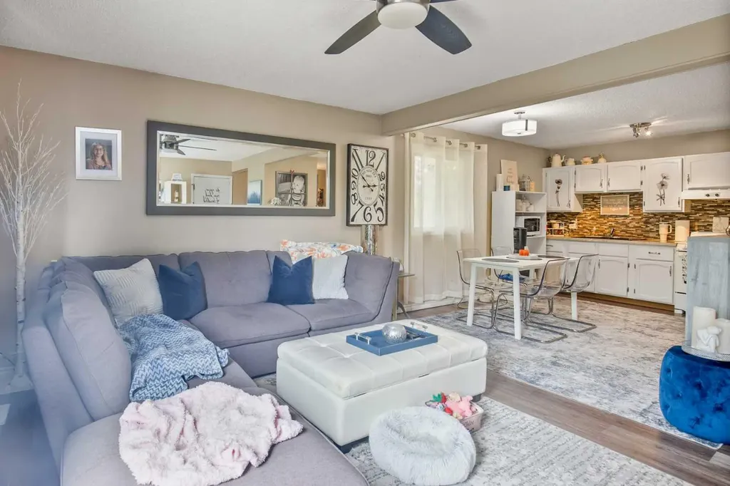 4639 48 Street Sylvan Lake AB T4S 1L4