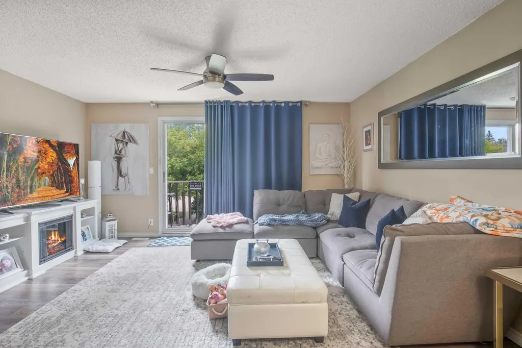 4639 48 Street Sylvan Lake AB T4S 1L4