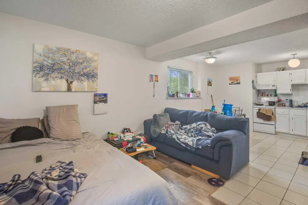 4639 48 Street Sylvan Lake AB T4S 1L4
