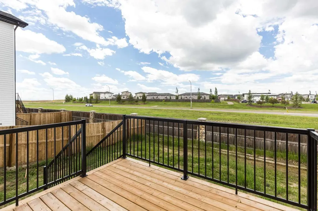 393 Rivergrove Chase W Lethbridge AB T1K 8E9