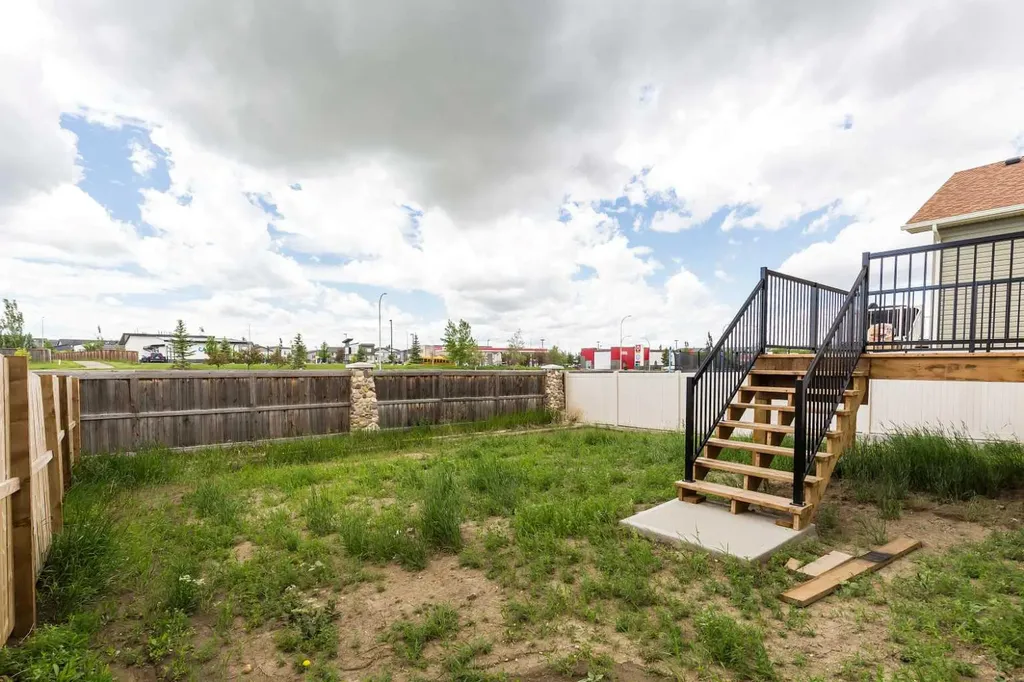 393 Rivergrove Chase W Lethbridge AB T1K 8E9