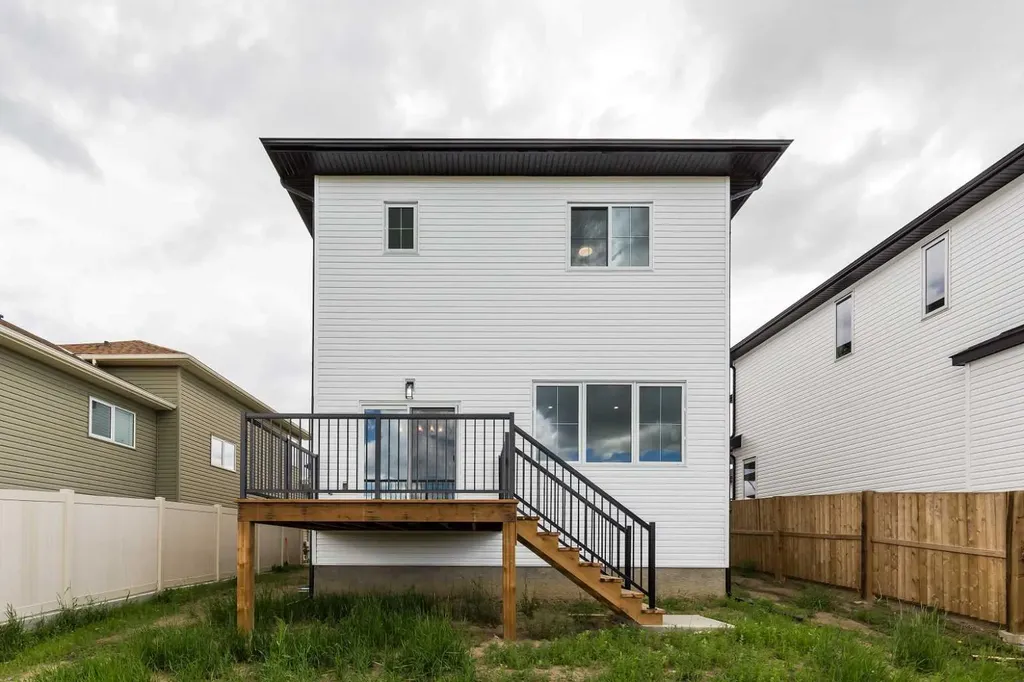 393 Rivergrove Chase W Lethbridge AB T1K 8E9