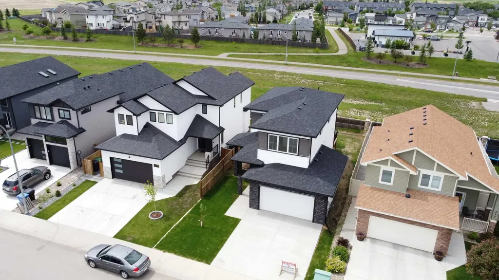393 Rivergrove Chase W Lethbridge AB T1K 8E9