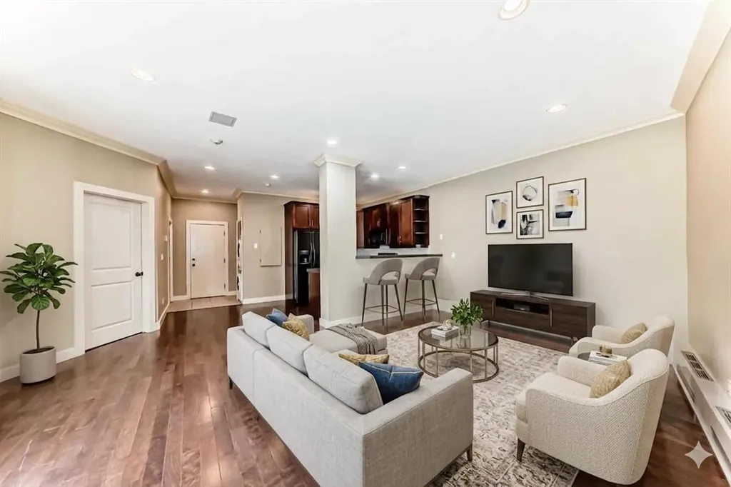 323 13 Avenue SW Calgary AB T2R 0K3
