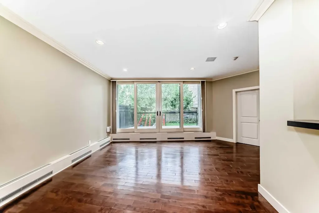 323 13 Avenue SW Calgary AB T2R 0K3