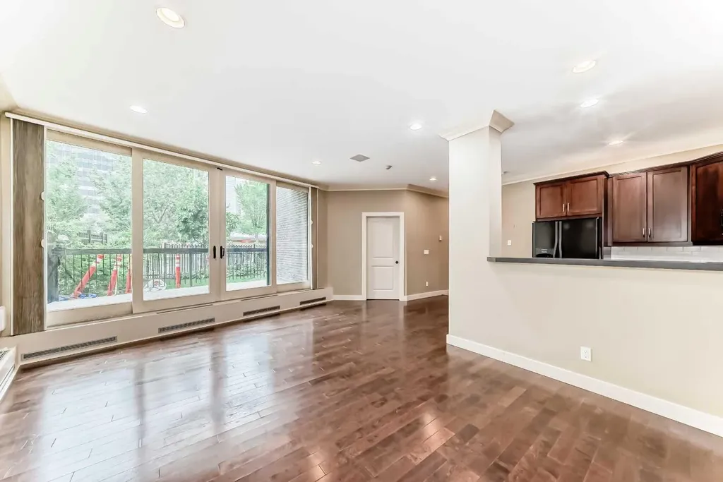 323 13 Avenue SW Calgary AB T2R 0K3