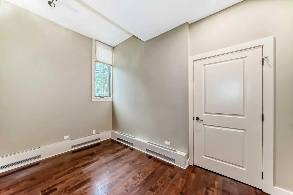 323 13 Avenue SW Calgary AB T2R 0K3
