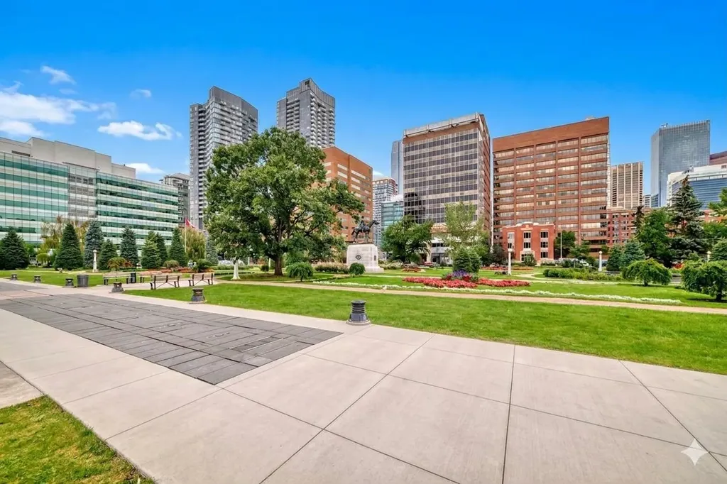 323 13 Avenue SW Calgary AB T2R 0K3