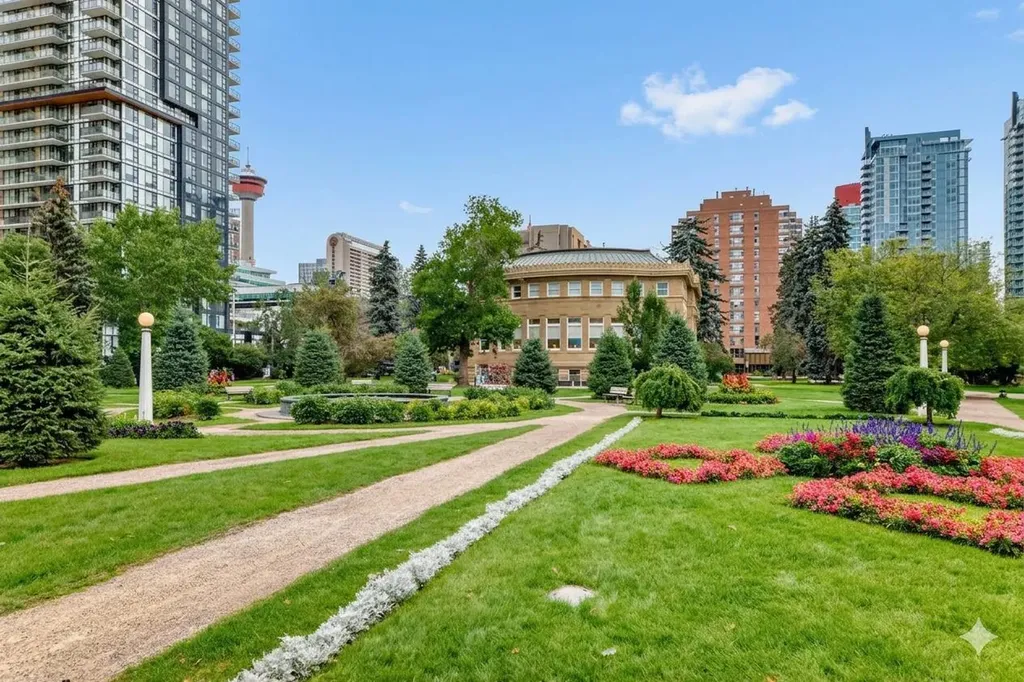 323 13 Avenue SW Calgary AB T2R 0K3