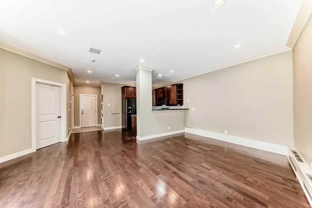 323 13 Avenue SW Calgary AB T2R 0K3