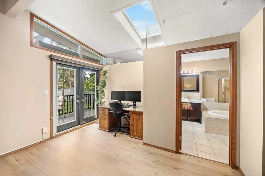 1408 104 Avenue SW Calgary AB T2W 0A6
