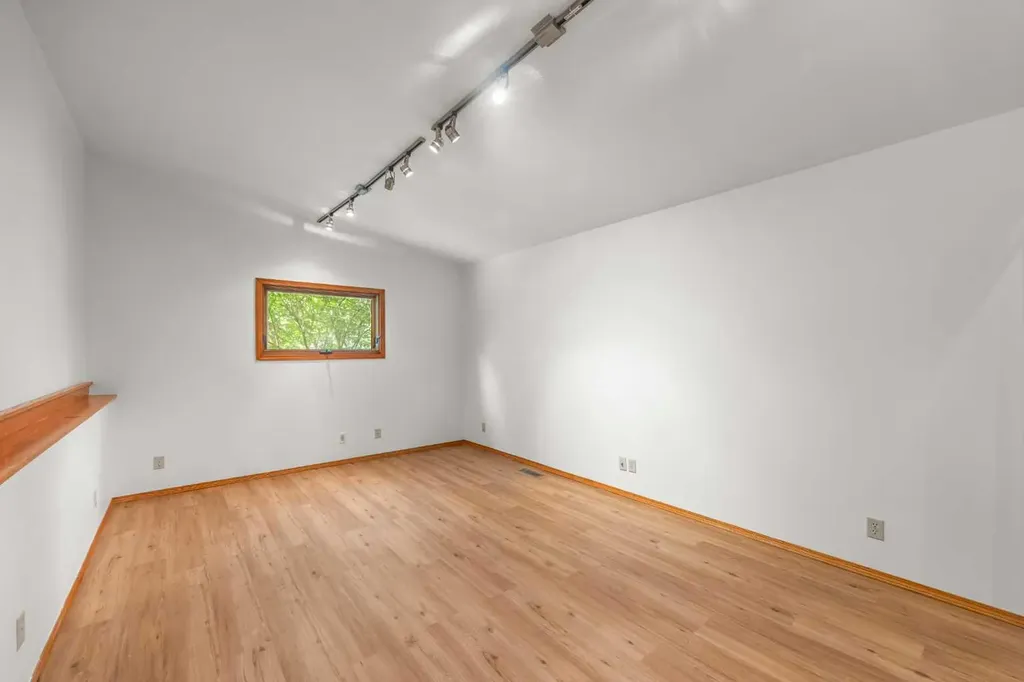 1408 104 Avenue SW Calgary AB T2W 0A6