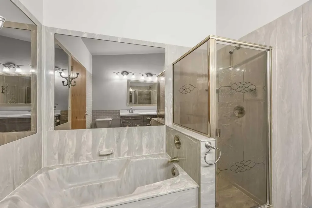 1408 104 Avenue SW Calgary AB T2W 0A6