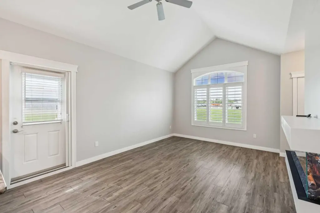 20 River Heights View Cochrane AB T4C 0M9
