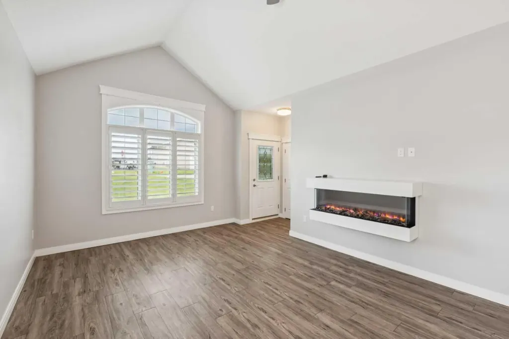 20 River Heights View Cochrane AB T4C 0M9