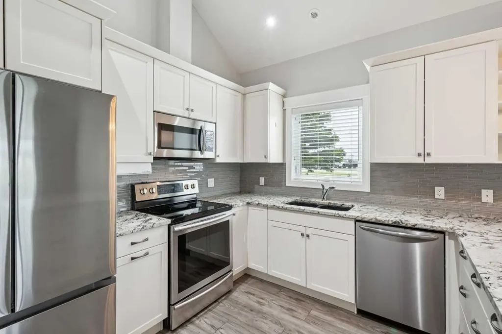 20 River Heights View Cochrane AB T4C 0M9