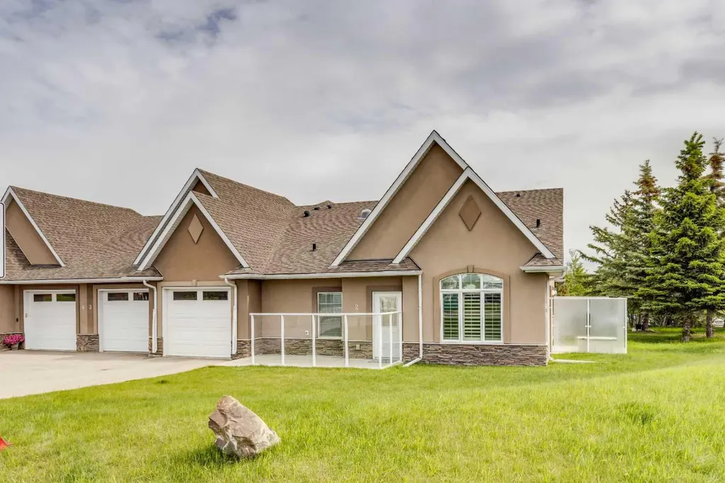 20 River Heights View Cochrane AB T4C 0M9