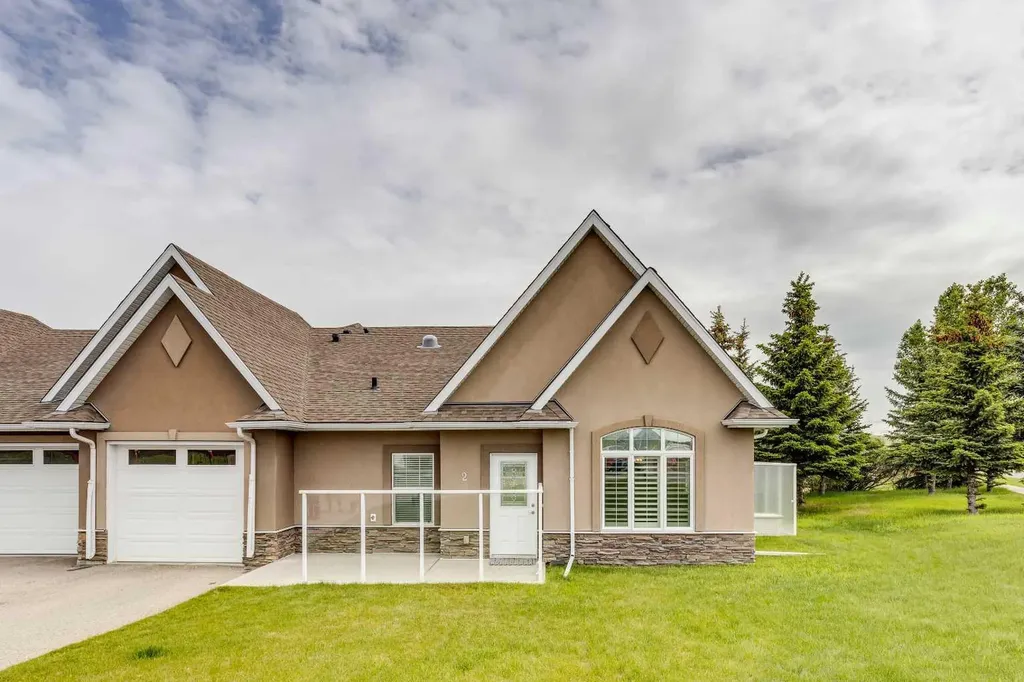 20 River Heights View Cochrane AB T4C 0M9