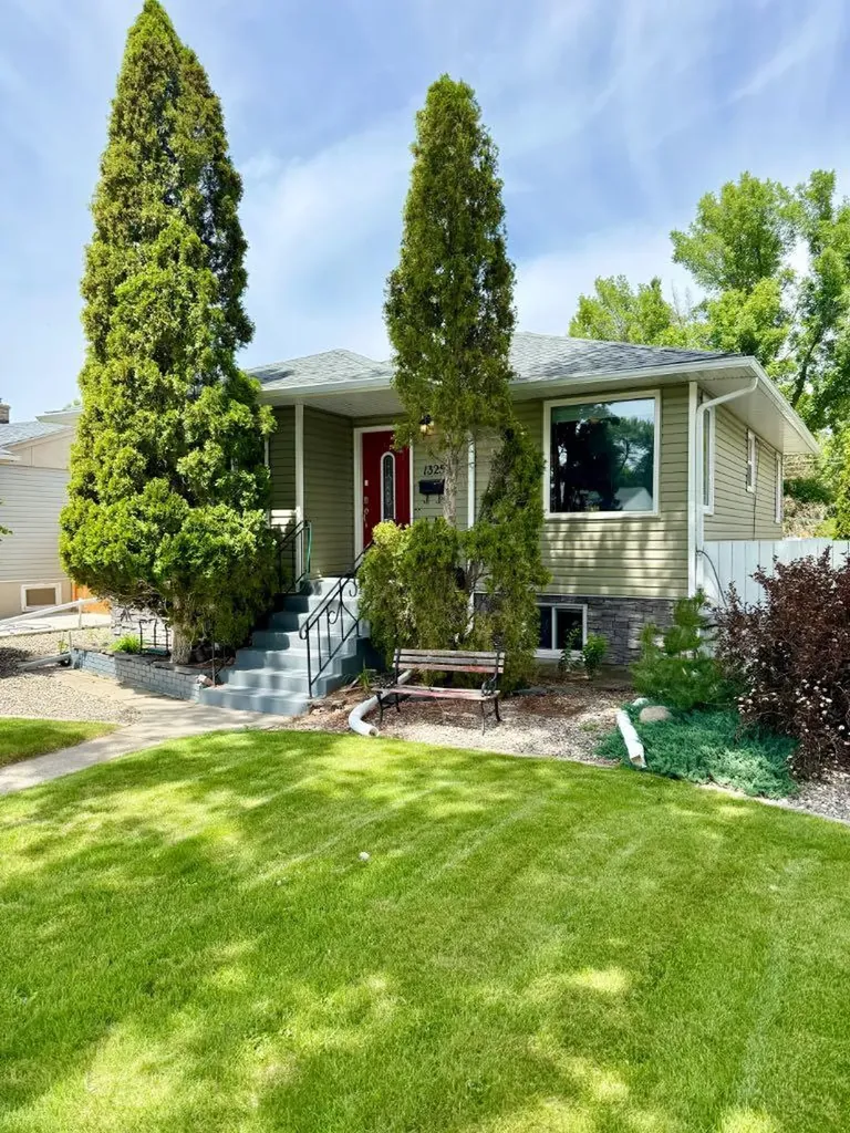1325 13 Avenue S Lethbridge AB T1K0R6