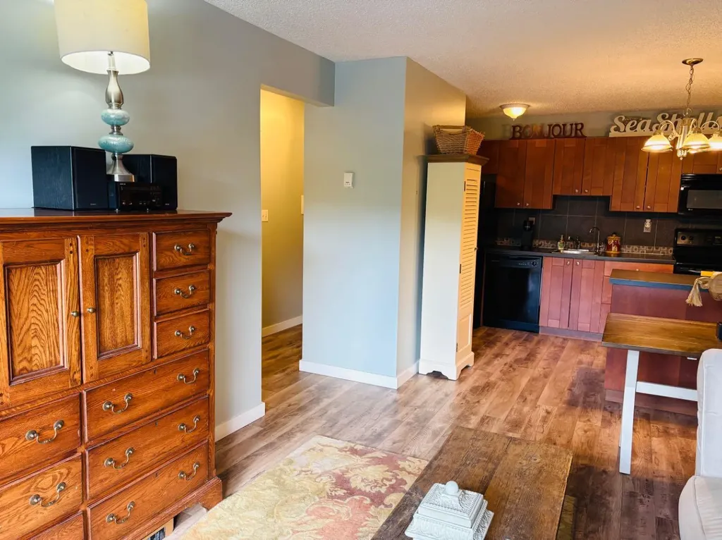 2010 11 Avenue SW Calgary AB T3C 0P1