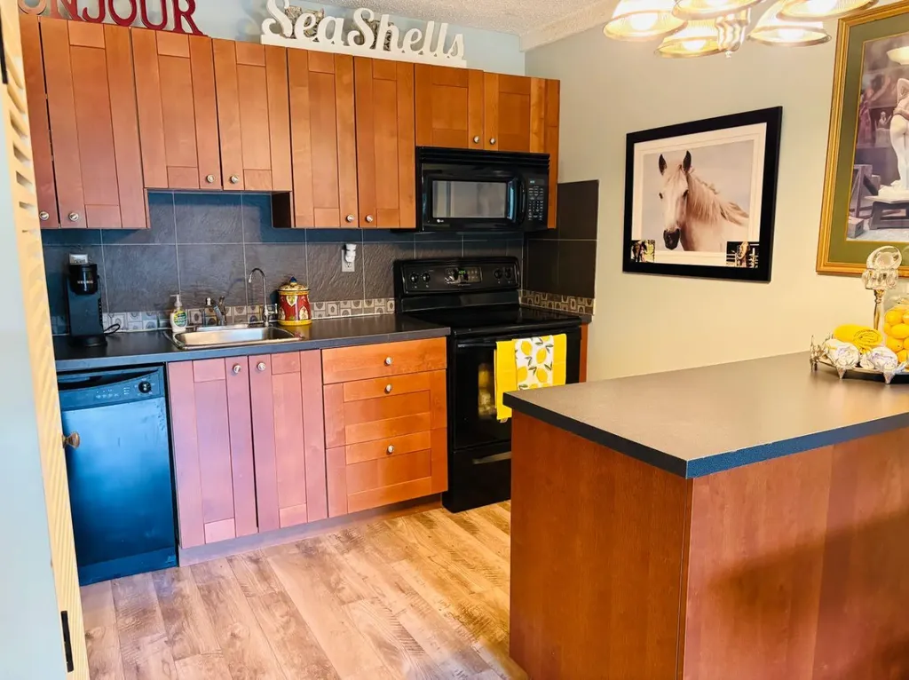 2010 11 Avenue SW Calgary AB T3C 0P1