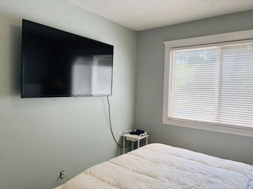 2010 11 Avenue SW Calgary AB T3C 0P1