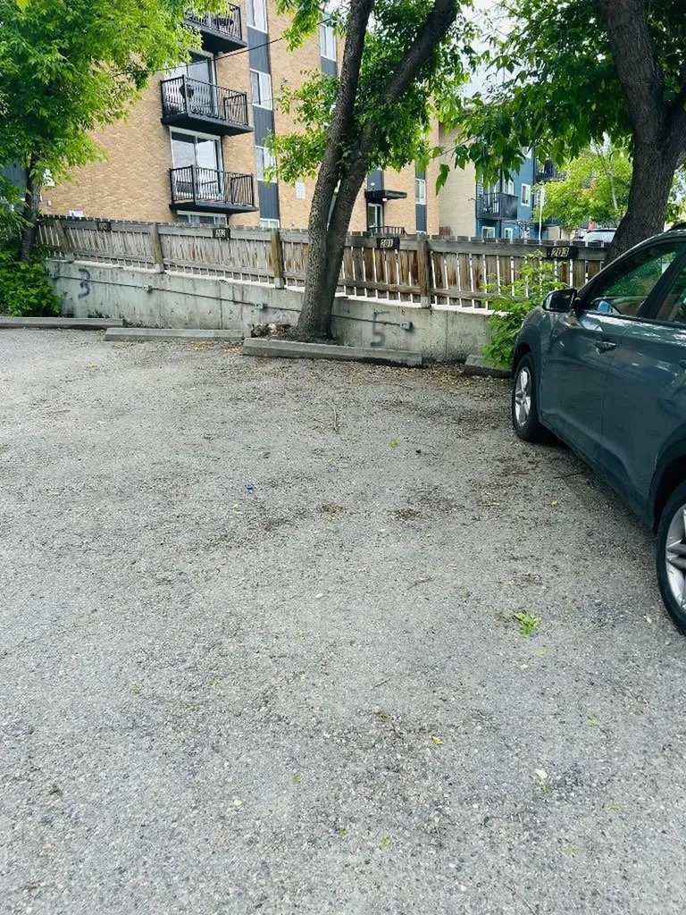 2010 11 Avenue SW Calgary AB T3C 0P1