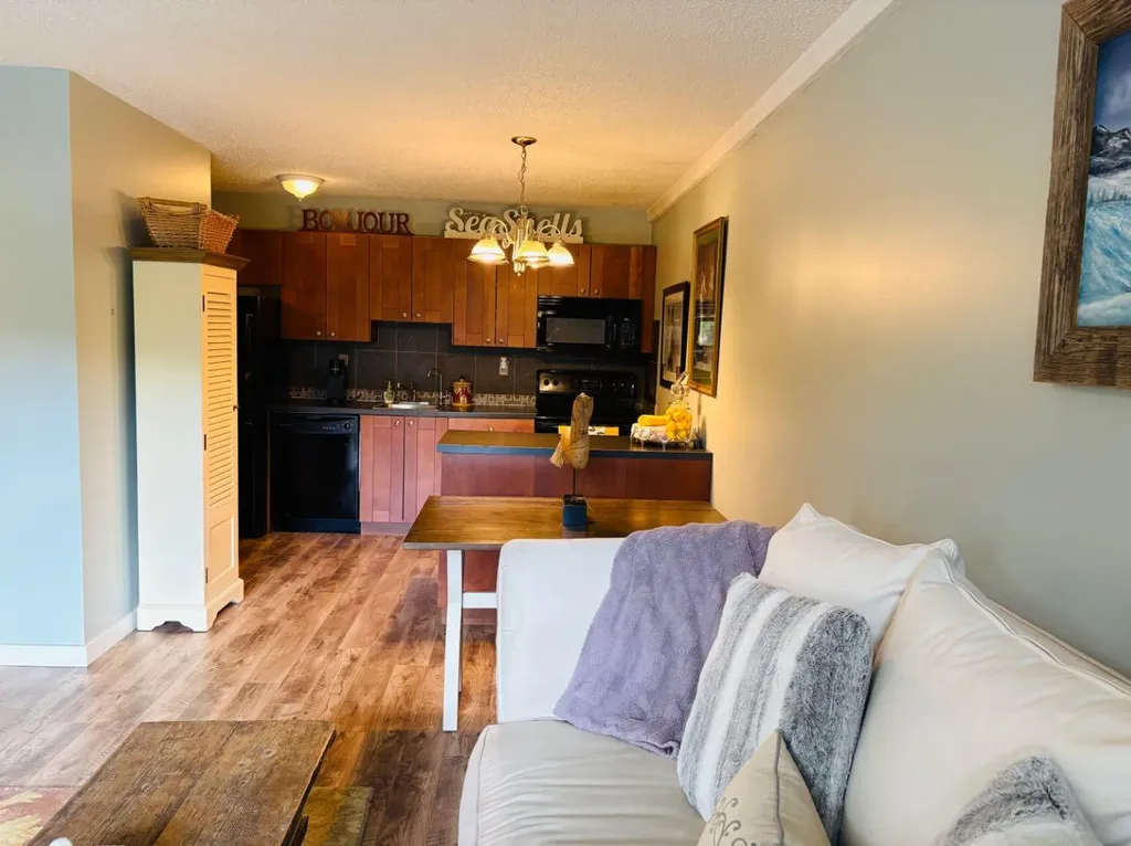 2010 11 Avenue SW Calgary AB T3C 0P1