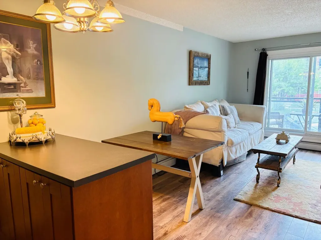 2010 11 Avenue SW Calgary AB T3C 0P1