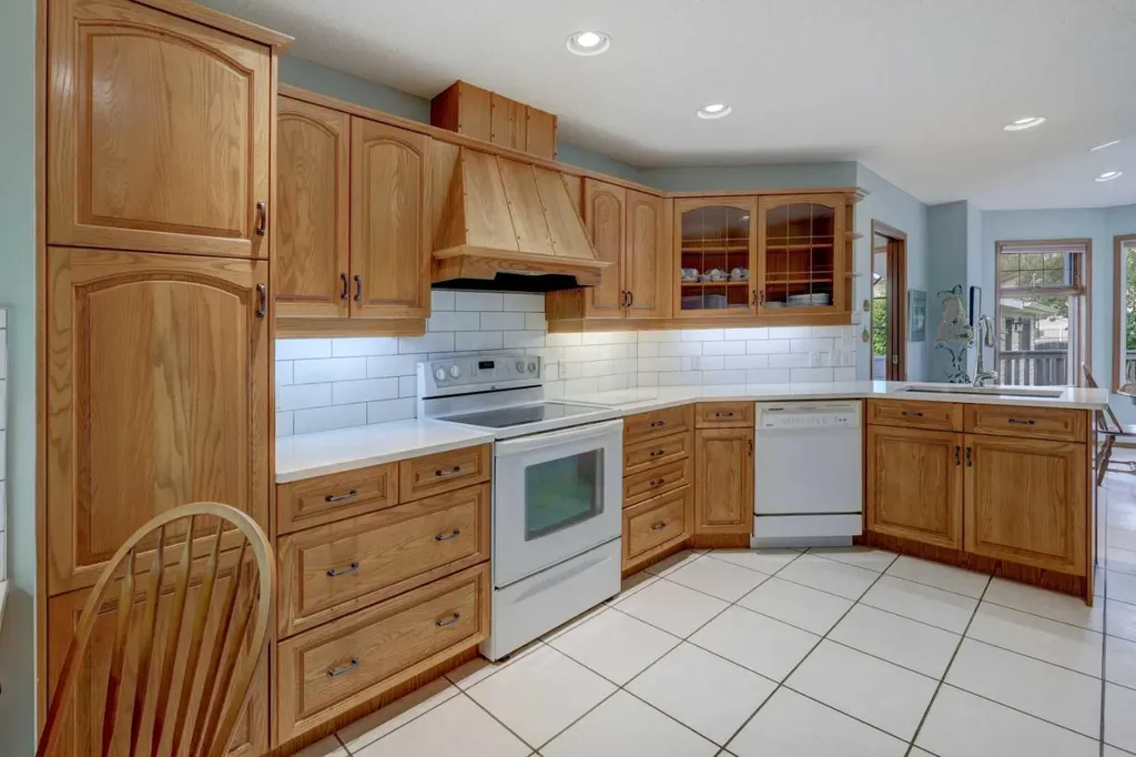 415 8 Street E Drumheller AB T0J0Y5
