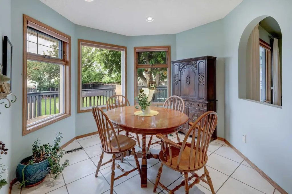 415 8 Street E Drumheller AB T0J0Y5