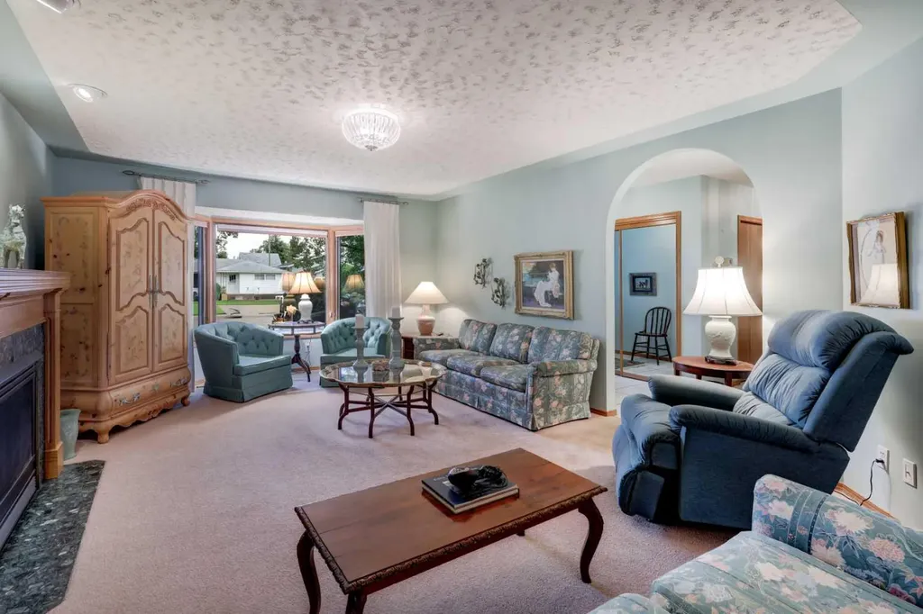 415 8 Street E Drumheller AB T0J0Y5