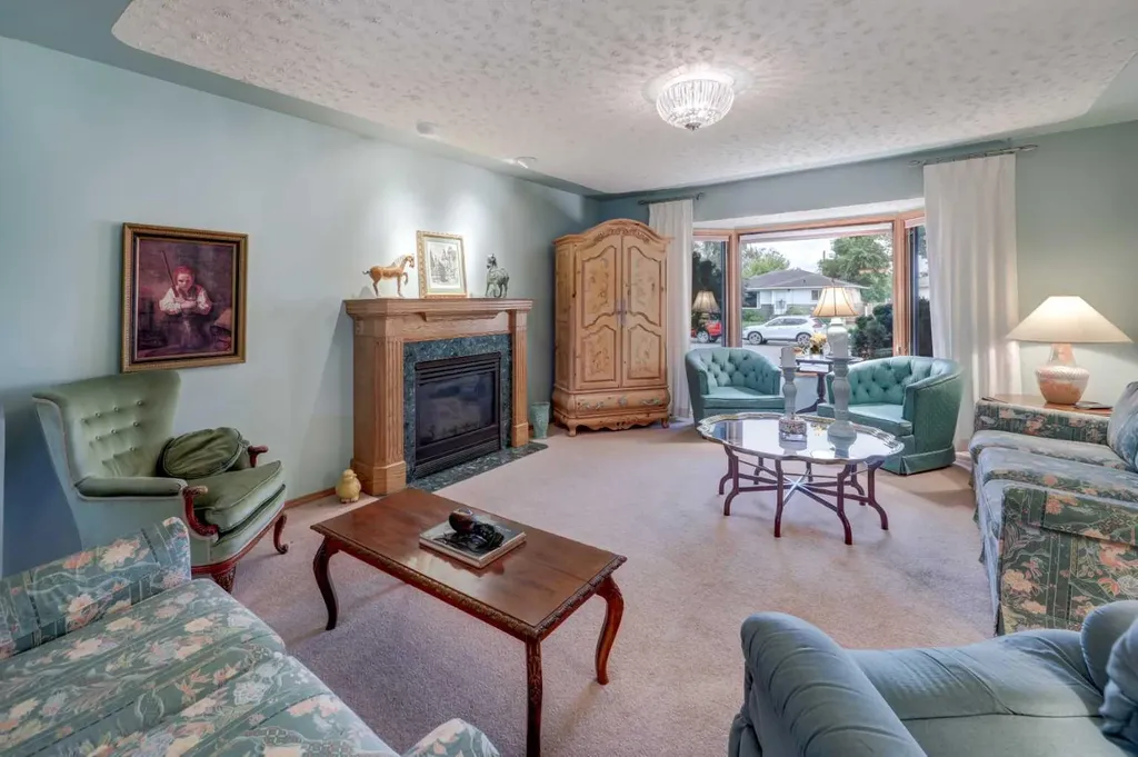 415 8 Street E Drumheller AB T0J0Y5