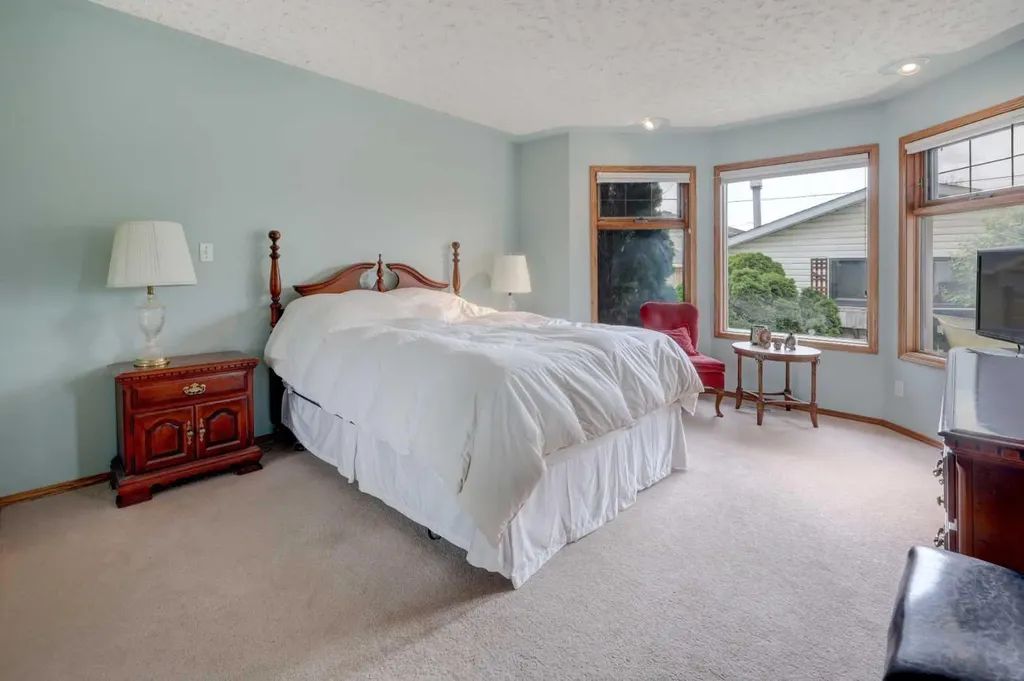 415 8 Street E Drumheller AB T0J0Y5