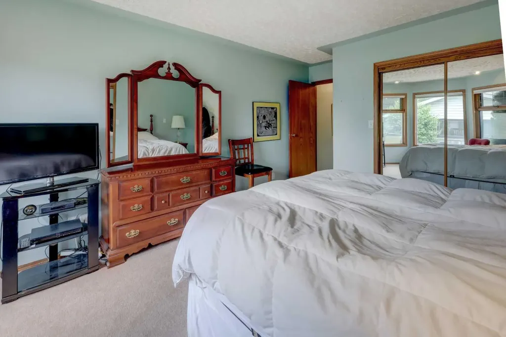415 8 Street E Drumheller AB T0J0Y5